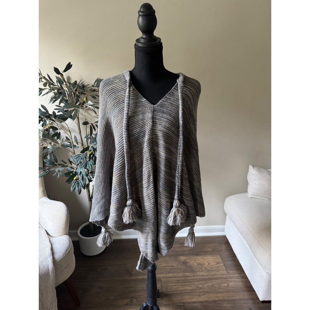 Do Everything in Love Grey Knit Tassel Poncho V-Neck OS Wrap Sweater